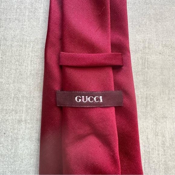Gucci Vintage Raw Silk Tie (Imperfect) - Picture 2 of 5
